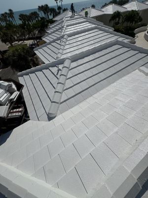 Biltmore Condominiums ocean-facing roof image